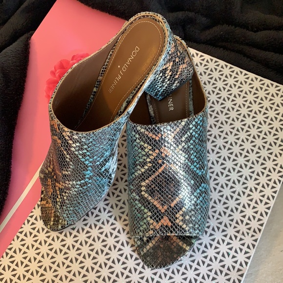 Donald J Pliner open toe rainbow sandal heel - Picture 6 of 6